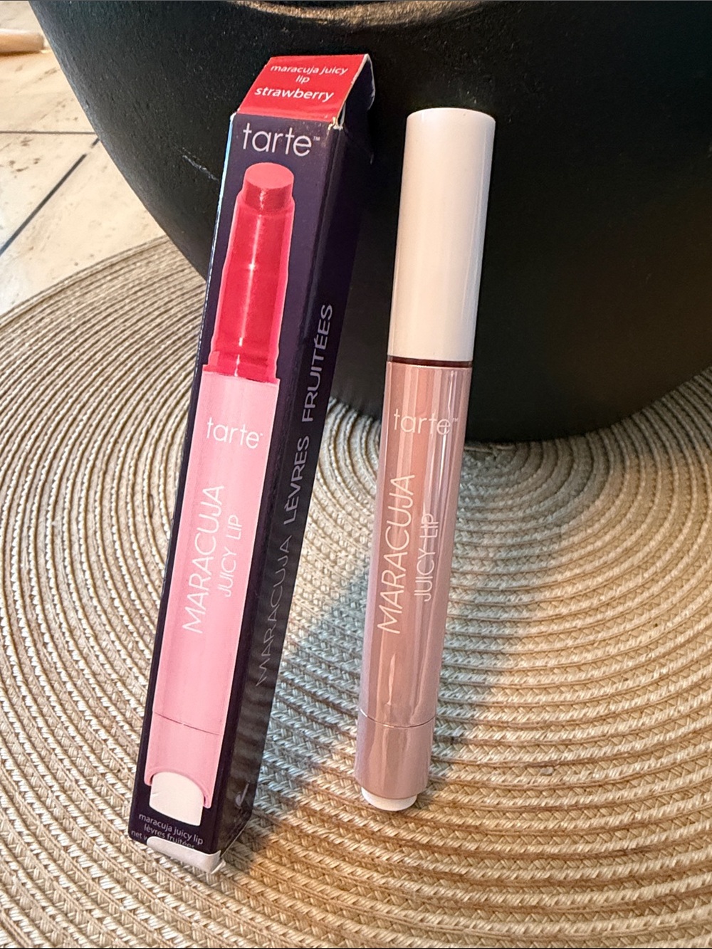 tarte Maracuja Juicy Lip Balm Strawberry New in Box .095 oz. W/Applicator